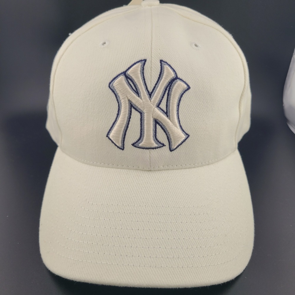 Twins Enterprise New York Yankees MLB Baseball Cap Mens Cream Strapback Hat
